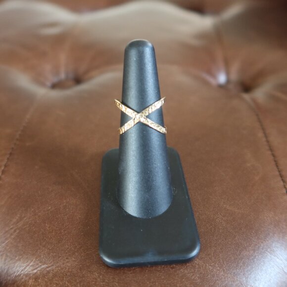 14K yellow gold diamond cut crisscross X ring size 7 ladies super sparkly - Picture 6 of 12